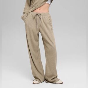Alo Yoga | NWT! Muse Wide Leg Pant In Gravel Heather Size: Small